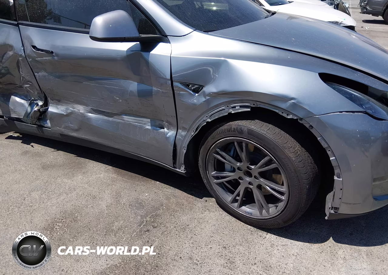 2025 Tesla Model Y Long Range Dual Motor Rear-Wheel Drive VIN:7SAYGDED3SF311446 - 15