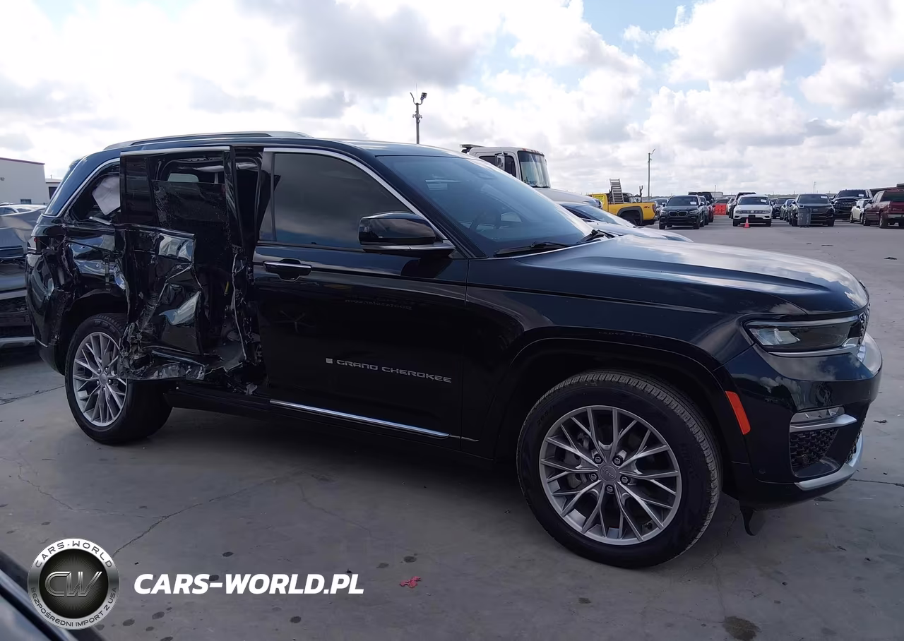 2023 Jeep Grand Cherokee Summit 4X4 VIN:1C4RJHEG7P8718827 - 14