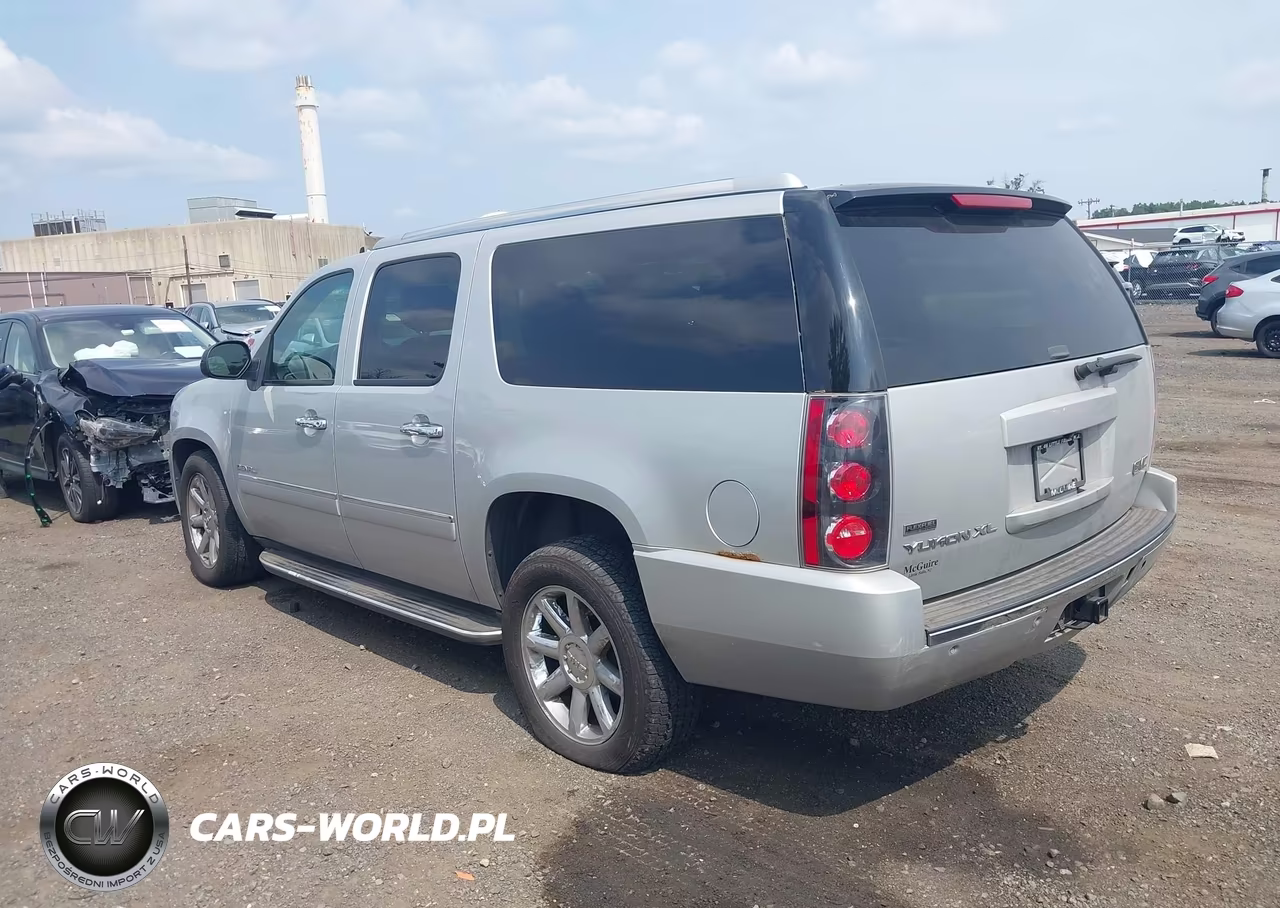 2011 GMC Yukon Xl 1500 Denali VIN:1GKS2MEF6BR360710 - 3