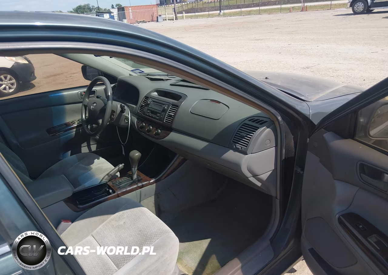 2003 Toyota Camry Le VIN:4T1BE32K63U786910 - 5