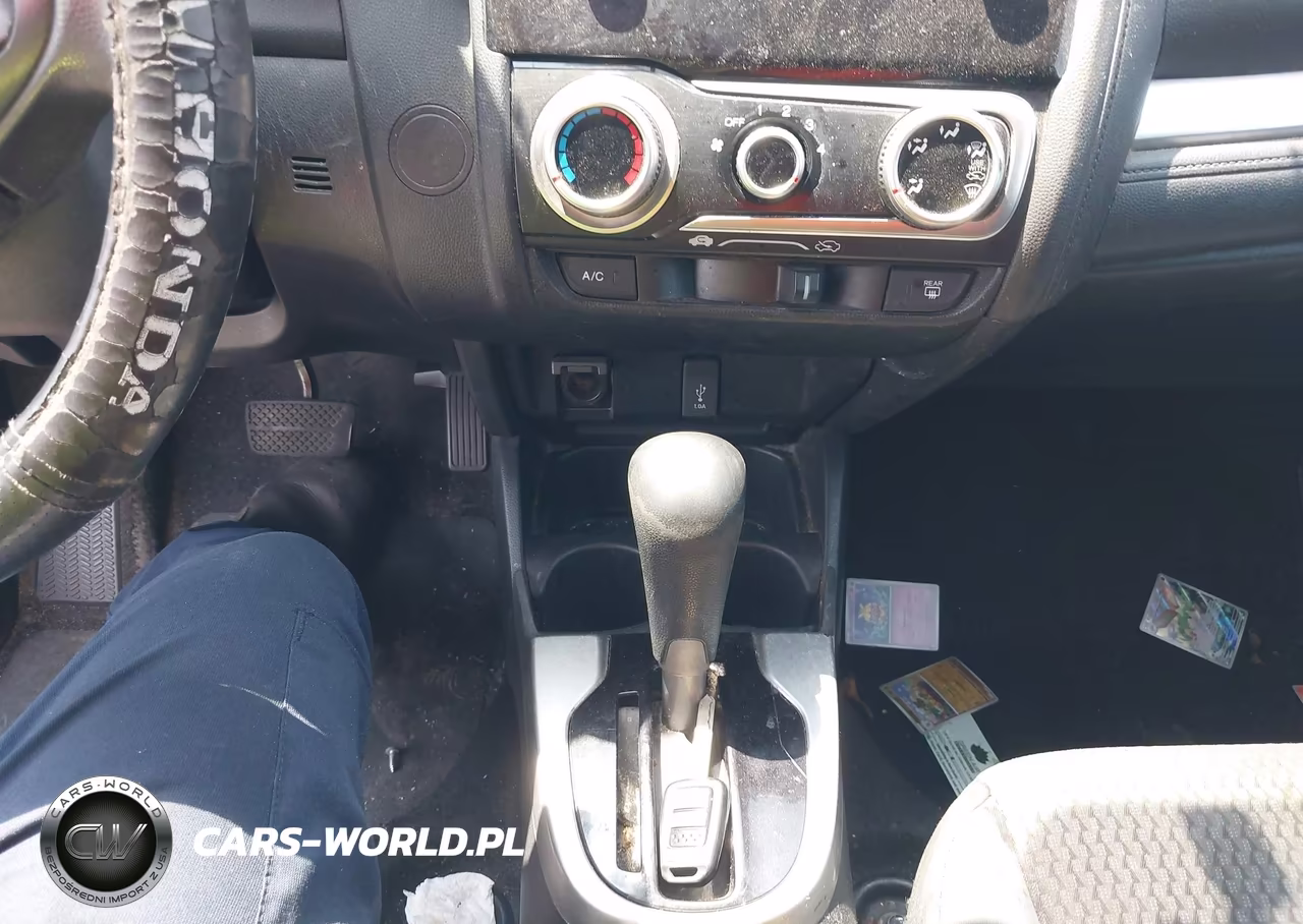 2018 Honda Fit Lx VIN:3HGGK5H45JM735442 - 11
