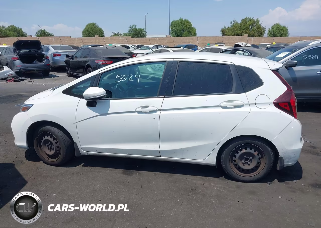 2018 Honda Fit Lx VIN:3HGGK5H45JM735442 - 15