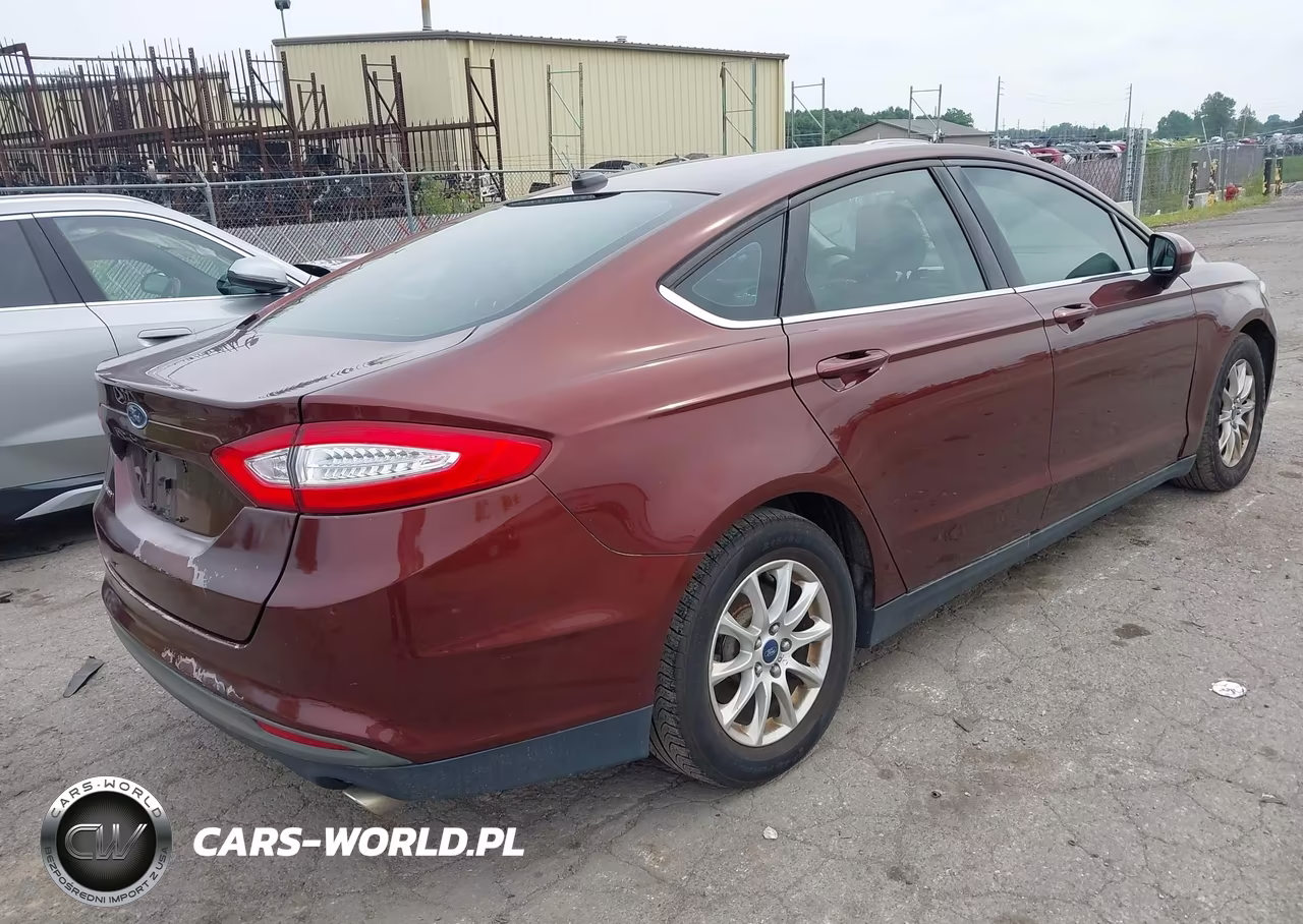 2015 Ford Fusion S VIN:3FA6P0G75FR189204 - 4