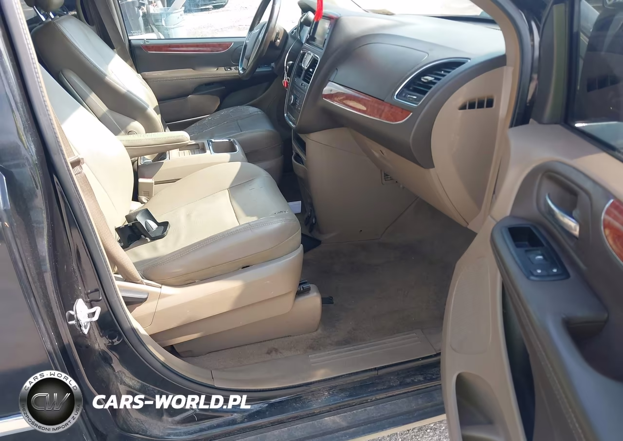 2014 Chrysler Town & Country Touring VIN:2C4RC1BG8ER439698 - 5