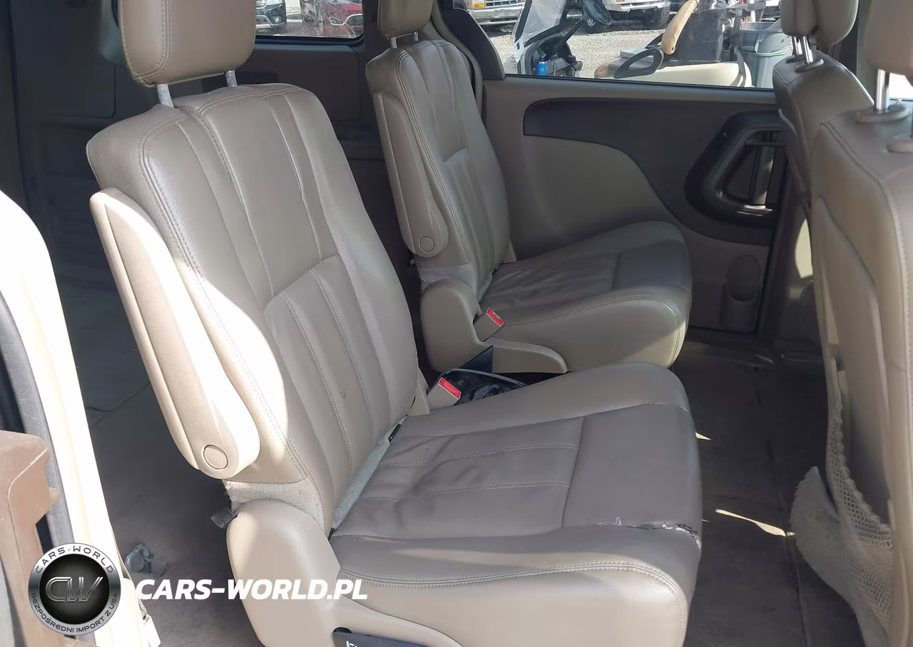 2014 Chrysler Town & Country Touring VIN:2C4RC1BG8ER439698 - 8