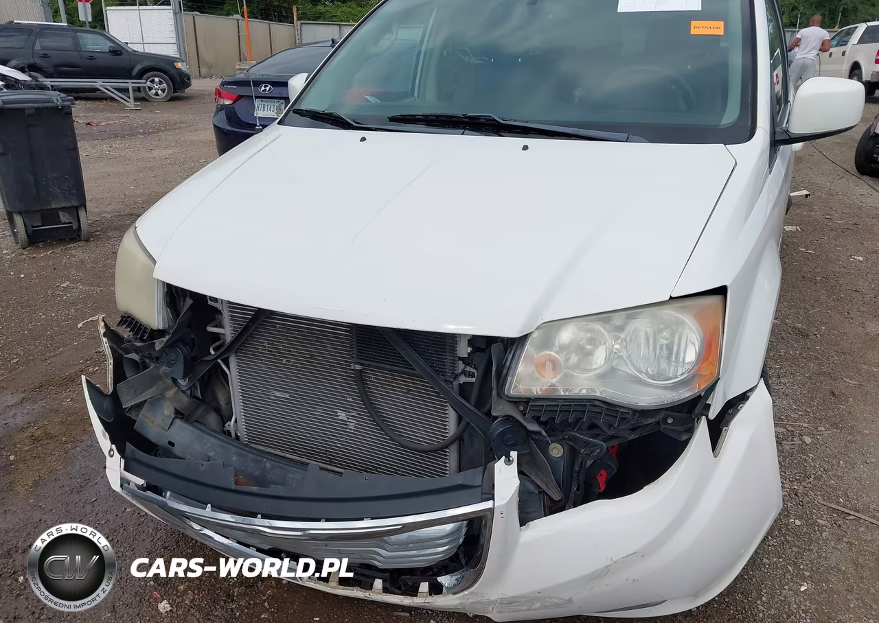 2012 Chrysler Town & Country Touring VIN:2C4RC1BGXCR288909 - 6