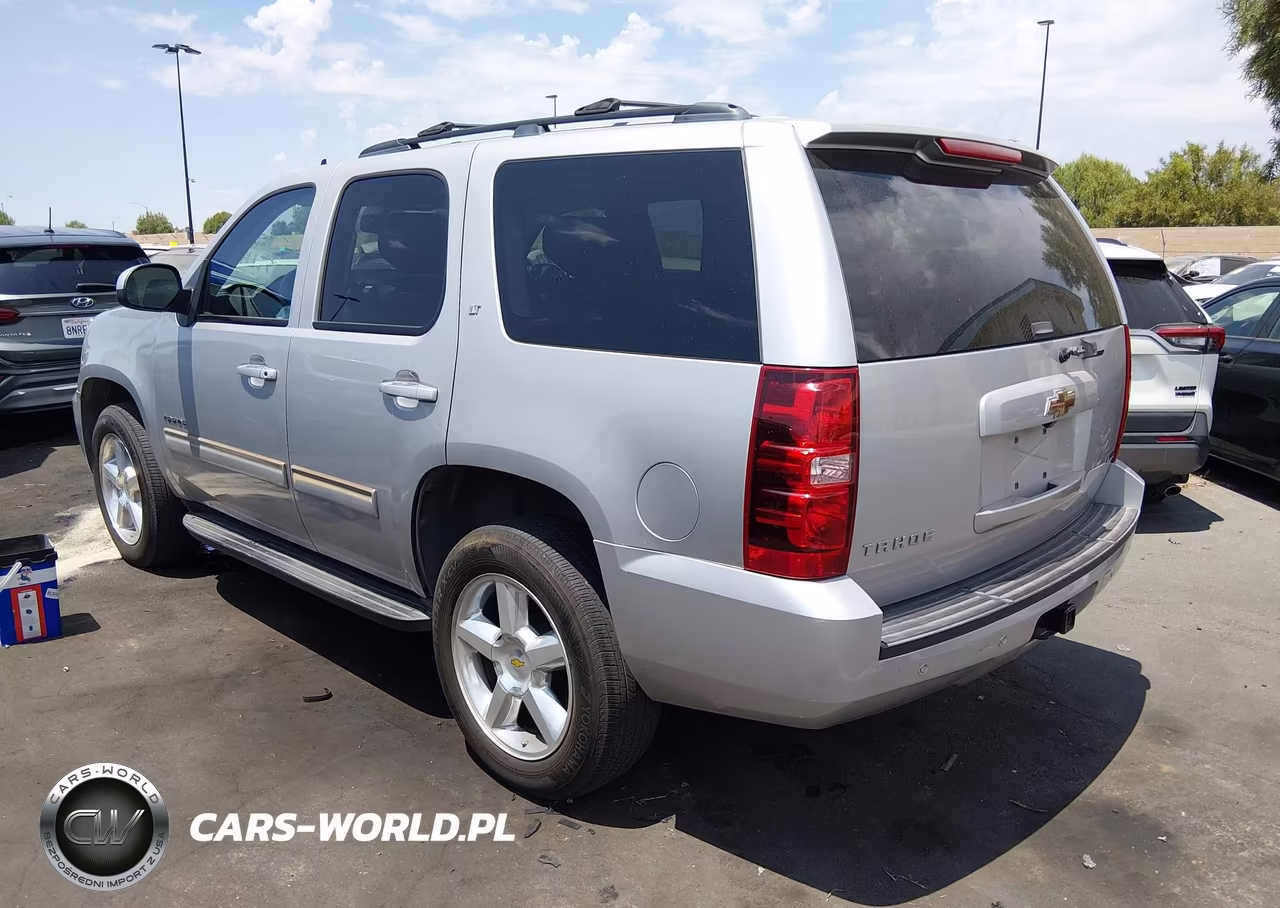 2010 Chevrolet Tahoe Lt VIN:1GNUKBE06AR275117 - 3