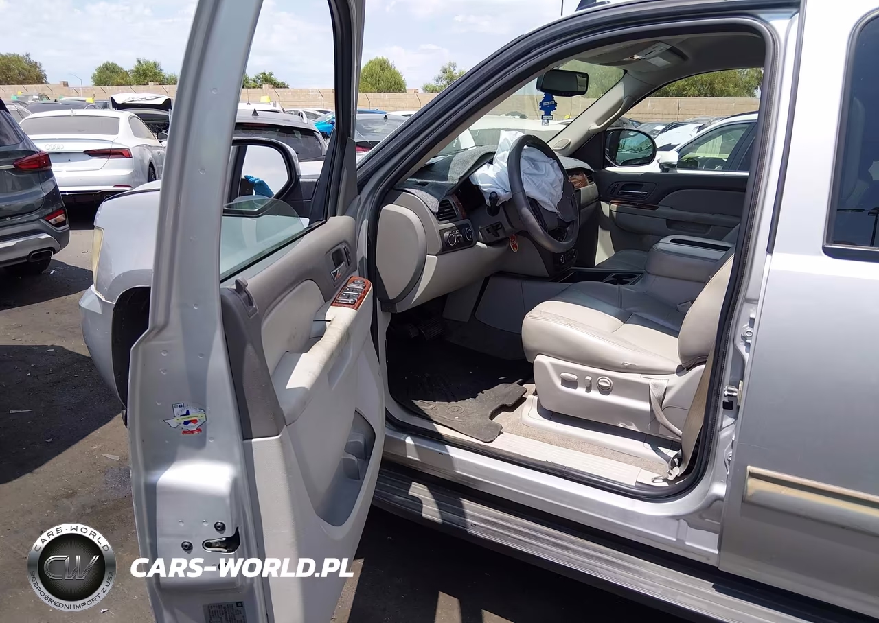 2010 Chevrolet Tahoe Lt VIN:1GNUKBE06AR275117 - 5
