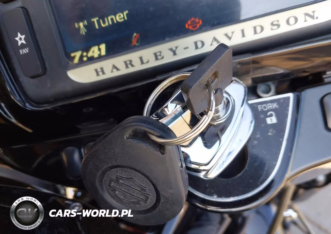 2015 Harley-Davidson Flhxse Cvo Street Glide VIN:1HD1PXN32FB961724 - 11