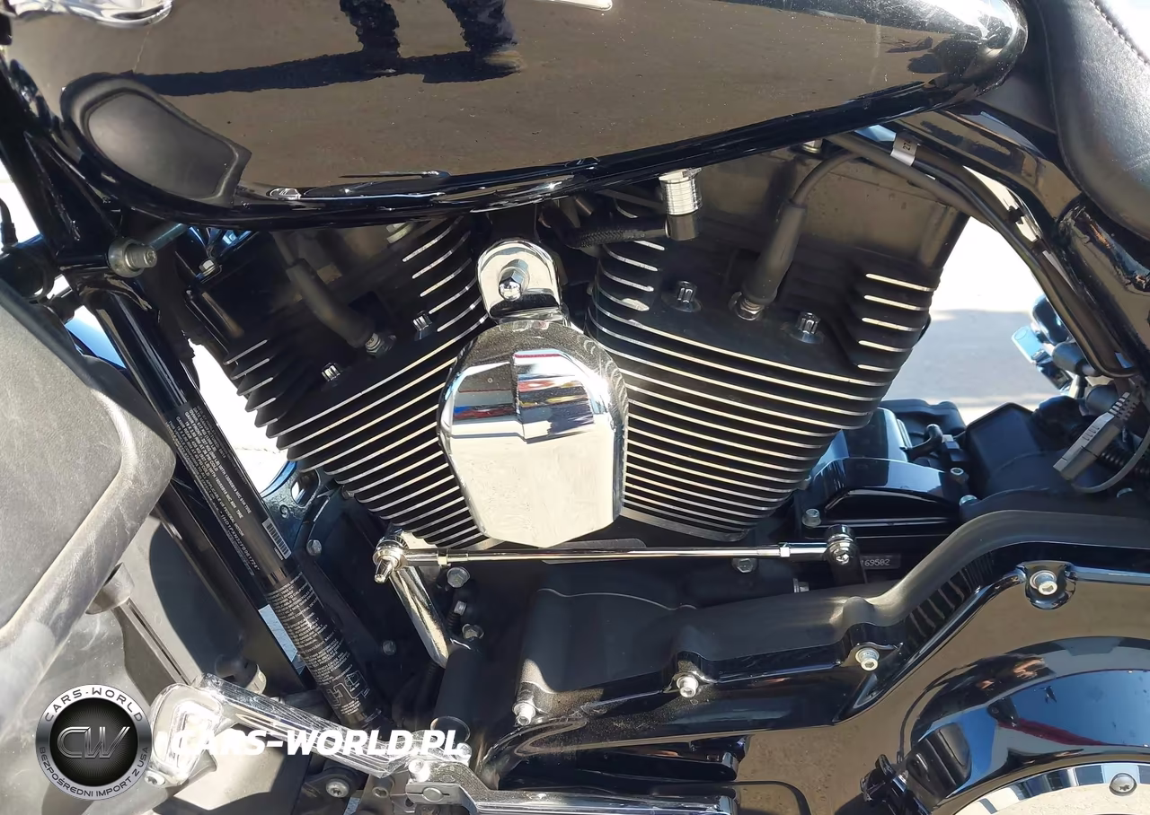 2015 Harley-Davidson Flhxse Cvo Street Glide VIN:1HD1PXN32FB961724 - 9