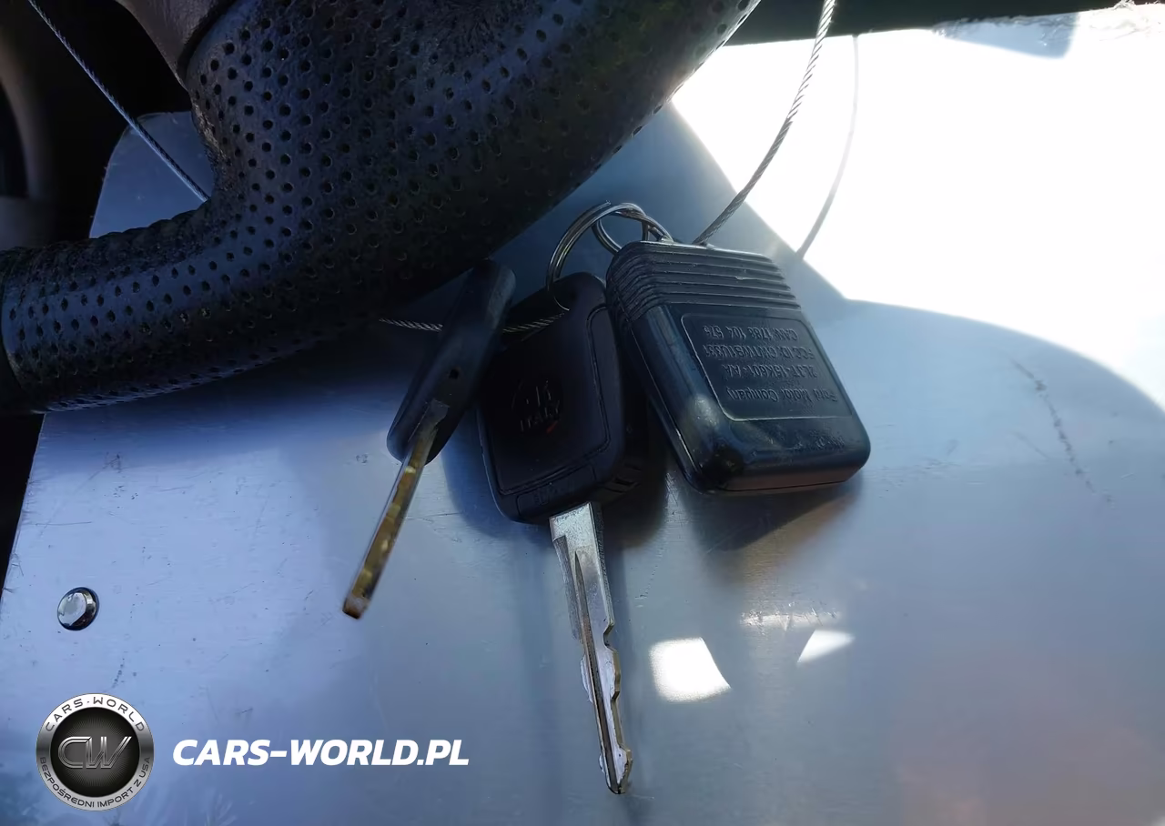 2005 Mazda Tribute S VIN:4F2CZ06115KM59665 - 11