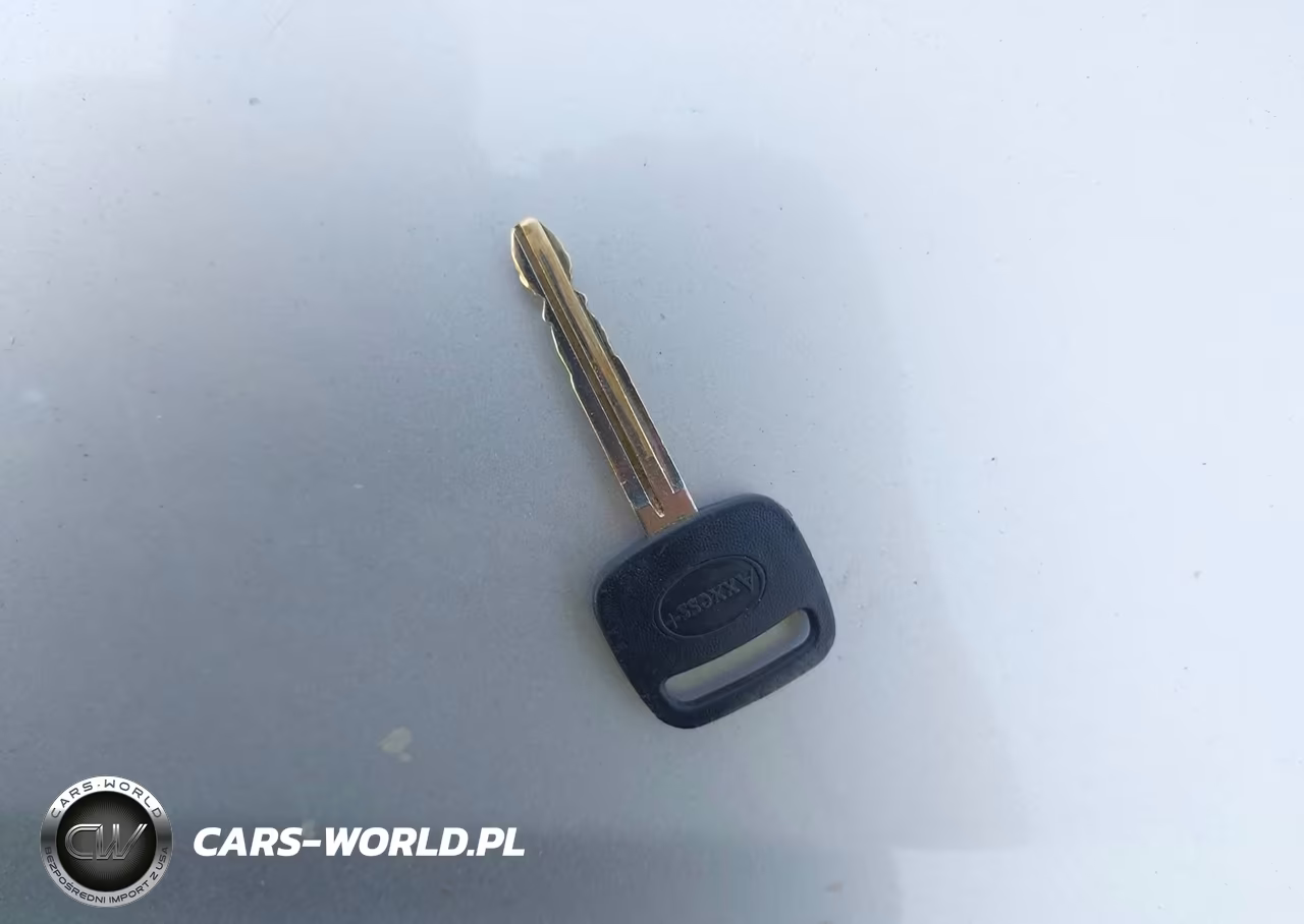2003 Toyota Camry Le VIN:JTDBE32K130165330 - 11