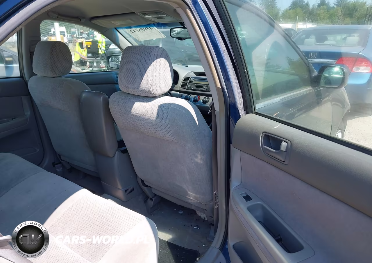2003 Toyota Camry Le VIN:JTDBE32K130165330 - 8