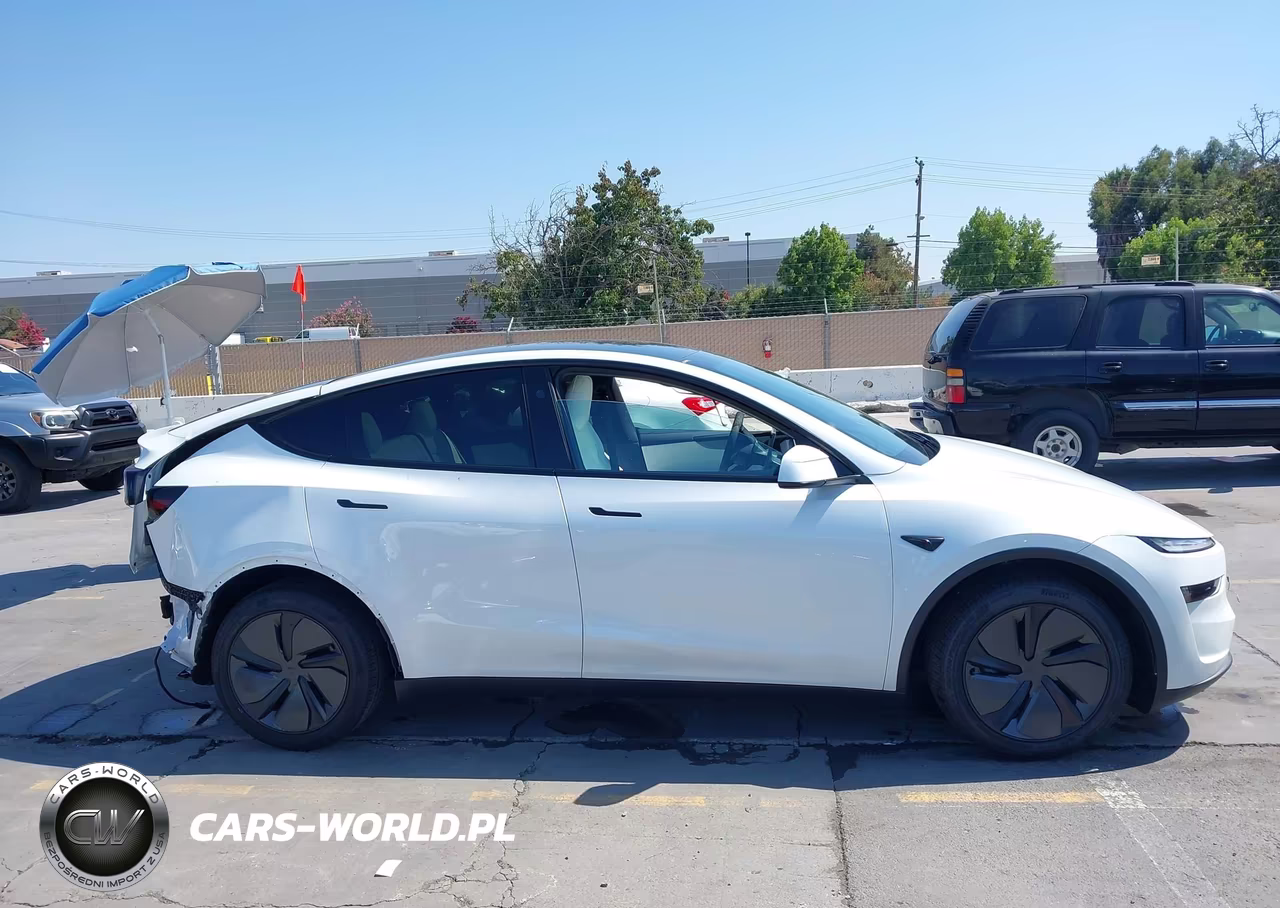 2026 Tesla Model Y Premium Rear-Wheel Drive-Rear-Wheel Drive VIN:7SAYGDED4TF632882 - 14