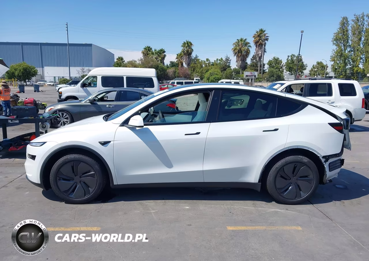 2026 Tesla Model Y Premium Rear-Wheel Drive-Rear-Wheel Drive VIN:7SAYGDED4TF632882 - 15