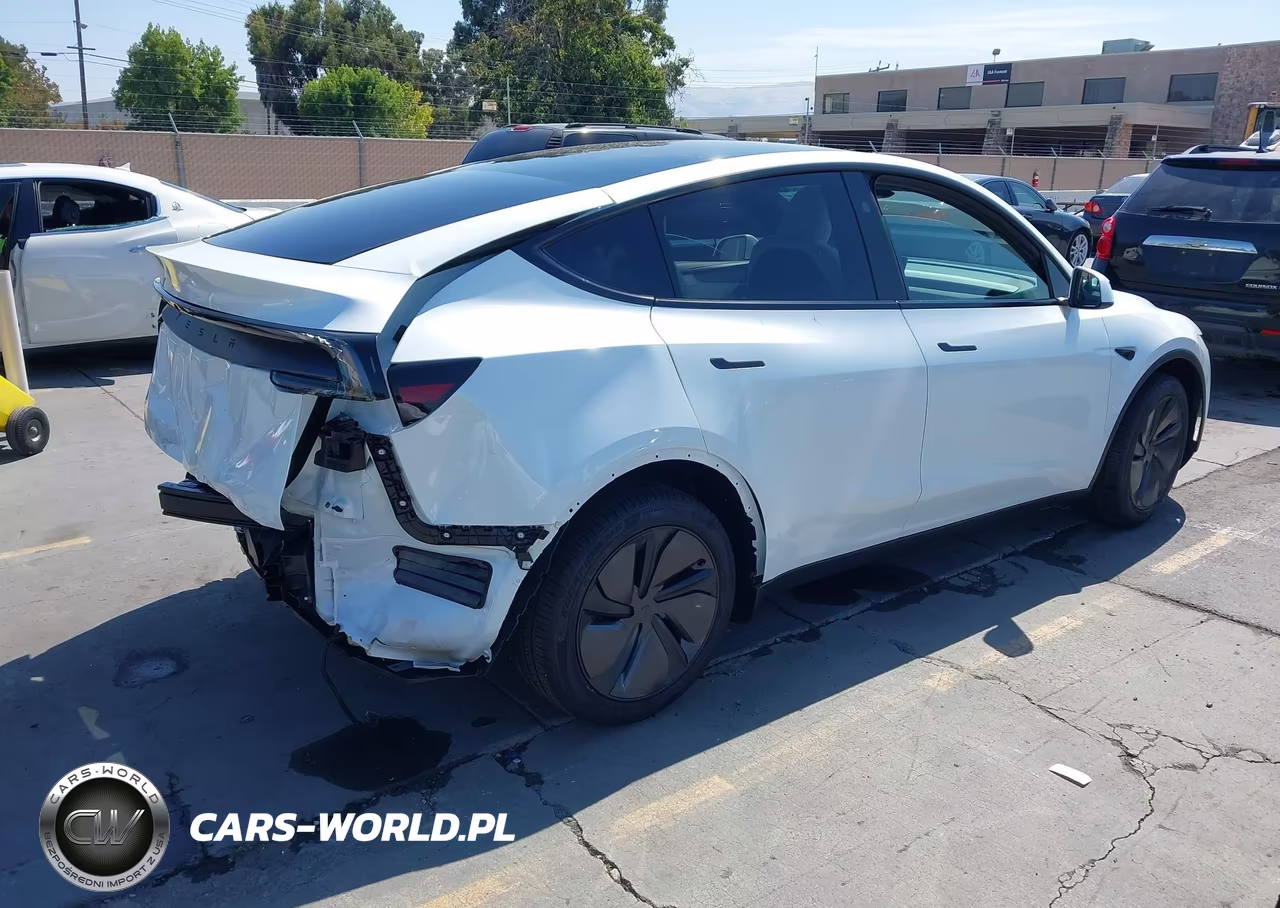 2026 Tesla Model Y Premium Rear-Wheel Drive-Rear-Wheel Drive VIN:7SAYGDED4TF632882 - 4