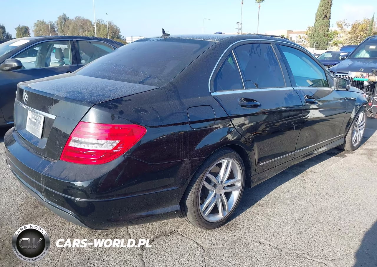 2013 Mercedes-Benz C 250 Sport VIN:WDDGF4HB9DA767703 - 4