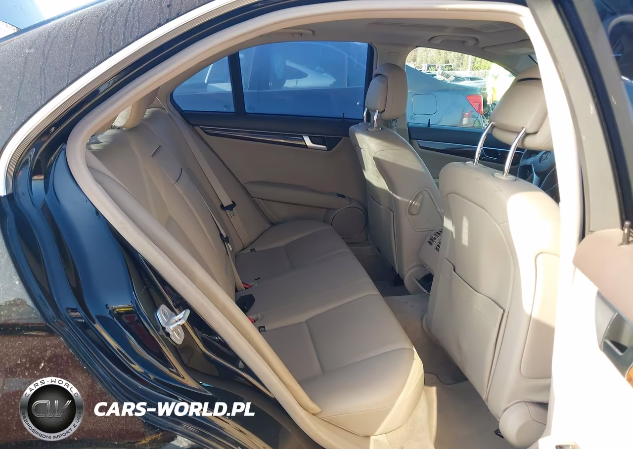 2013 Mercedes-Benz C 250 Sport VIN:WDDGF4HB9DA767703 - 8