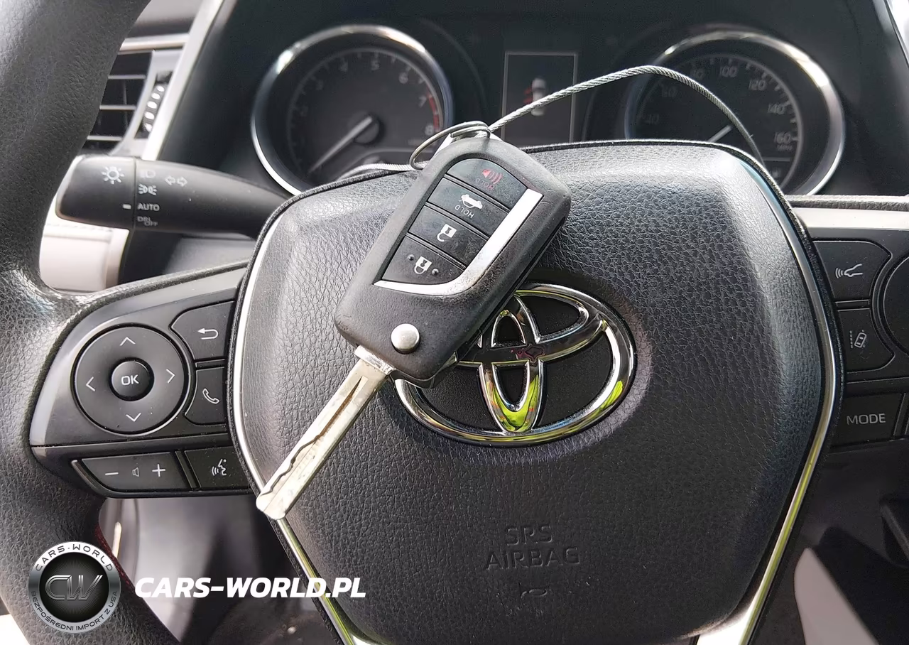 2019 Toyota Camry L VIN:4T1B11HK1KU823464 - 11