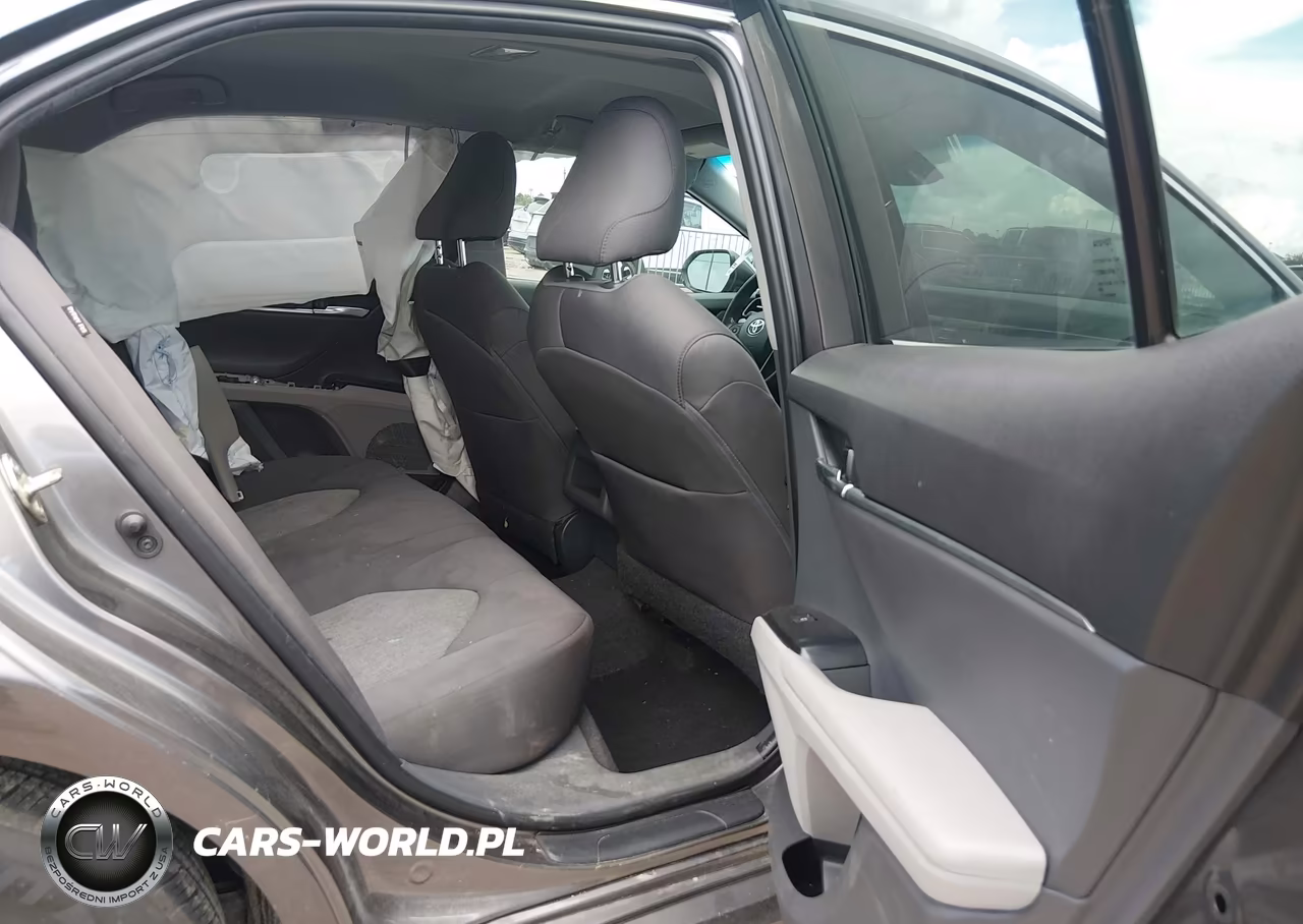 2019 Toyota Camry L VIN:4T1B11HK1KU823464 - 8