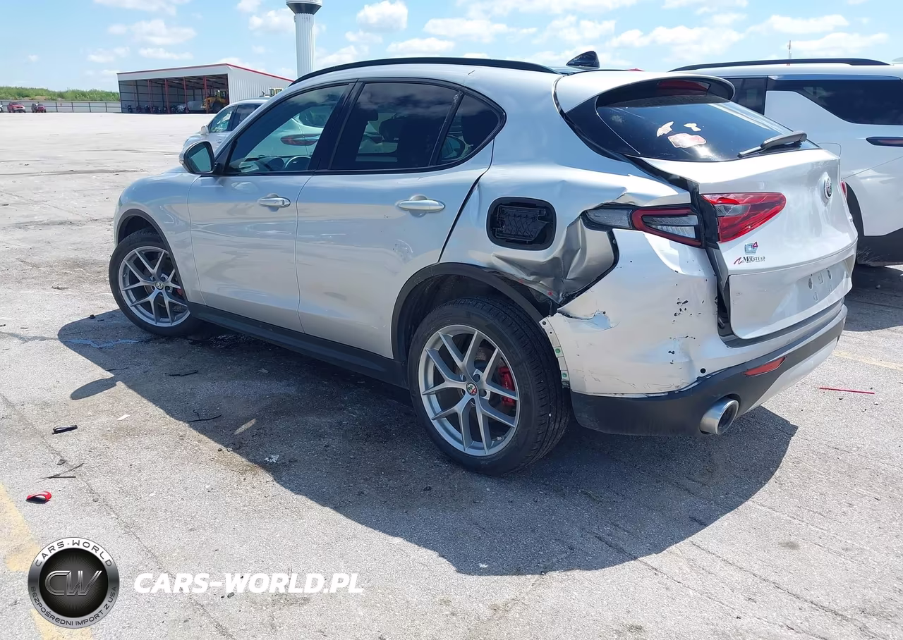 2018 Alfa Romeo Stelvio Ti Sport Awd VIN:ZASFAKNN0J7C01940 - 3