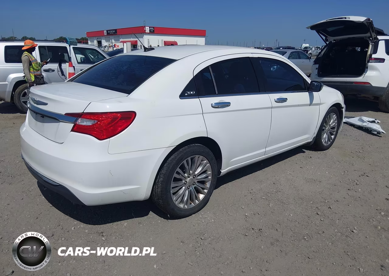 2012 Chrysler 200 Limited VIN:1C3CCBCG8CN284661 - 4