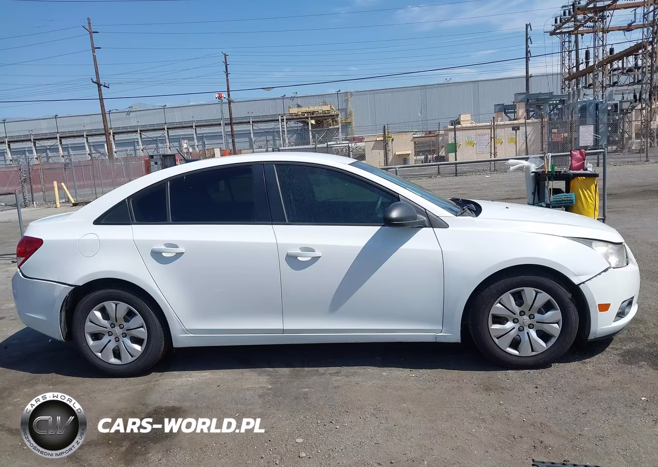 2014 Chevrolet Cruze Ls VIN:1G1PA5SG3E7194677 - 14
