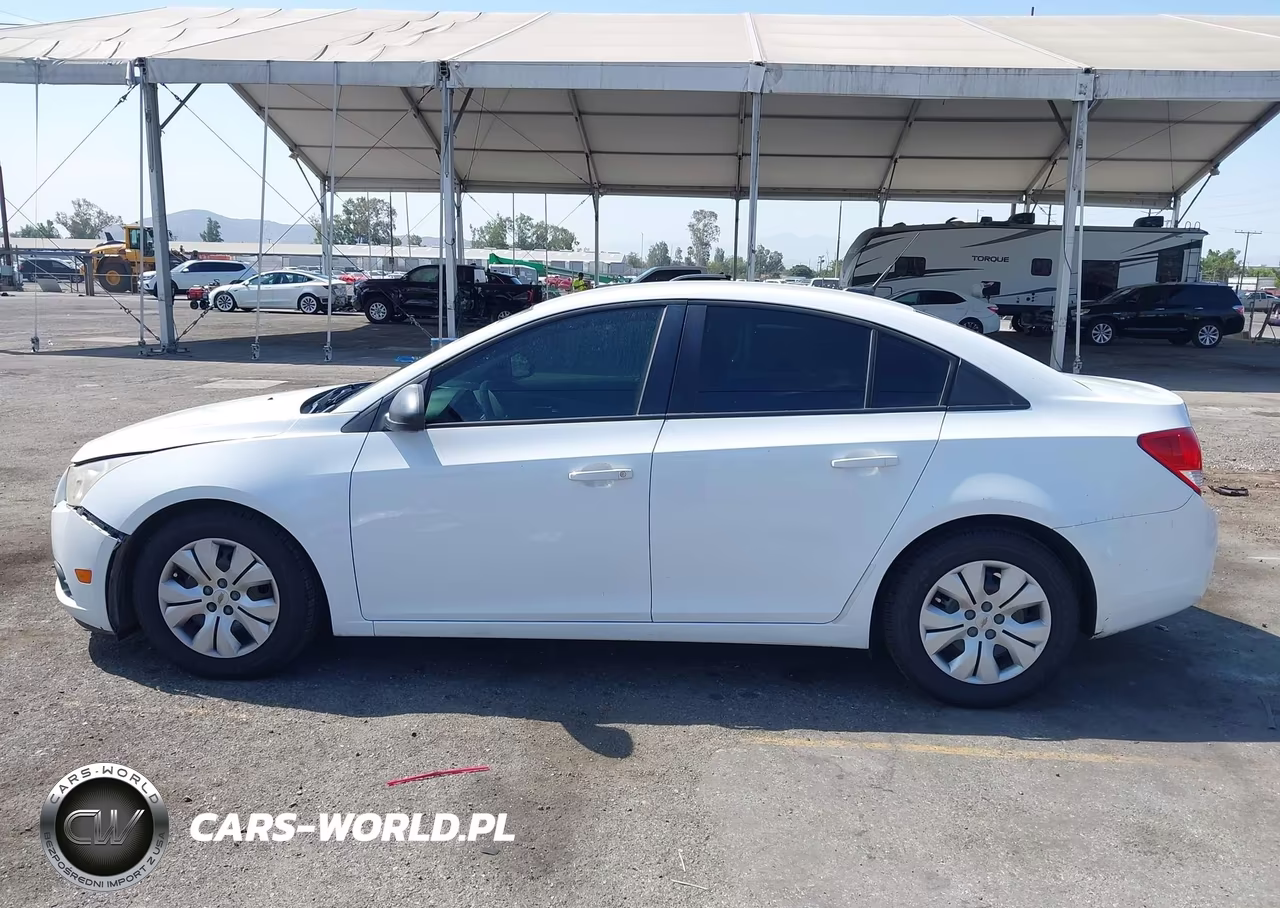 2014 Chevrolet Cruze Ls VIN:1G1PA5SG3E7194677 - 15