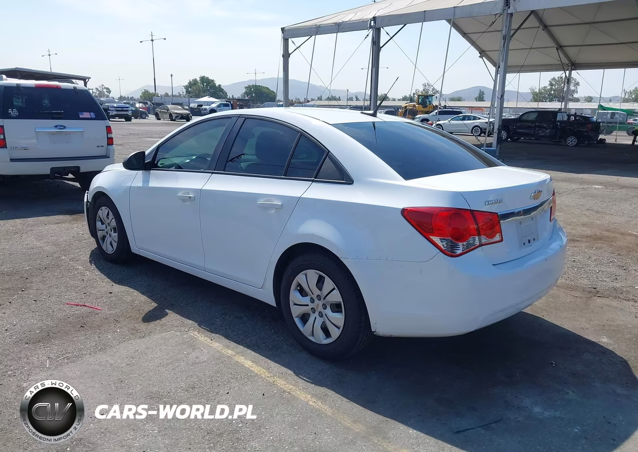2014 Chevrolet Cruze Ls VIN:1G1PA5SG3E7194677 - 3