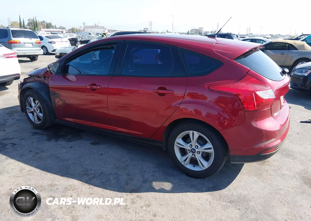 2014 Ford Focus Se VIN:1FADP3K25EL238032 - 3