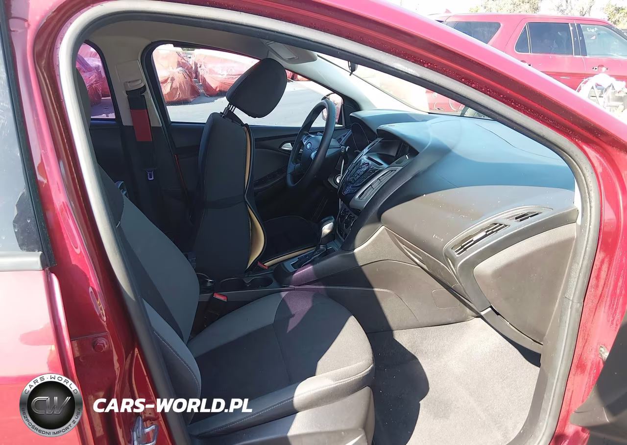 2014 Ford Focus Se VIN:1FADP3K25EL238032 - 5