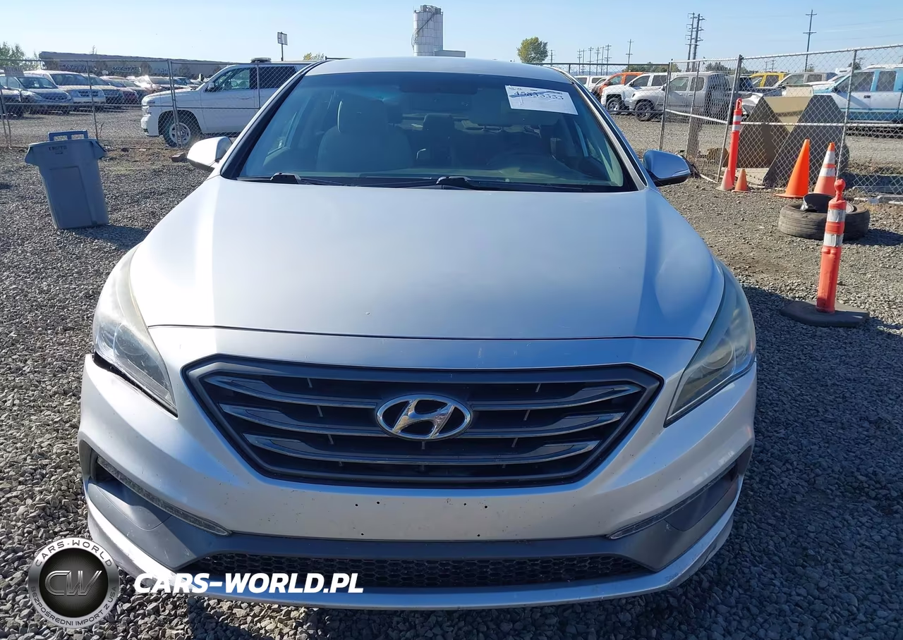 2015 Hyundai Sonata Sport VIN:5NPE34AFXFH022736 - 13