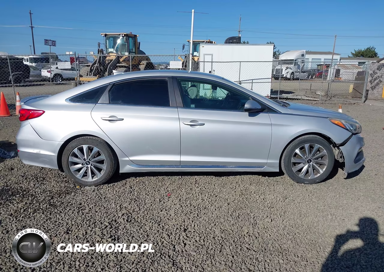 2015 Hyundai Sonata Sport VIN:5NPE34AFXFH022736 - 14