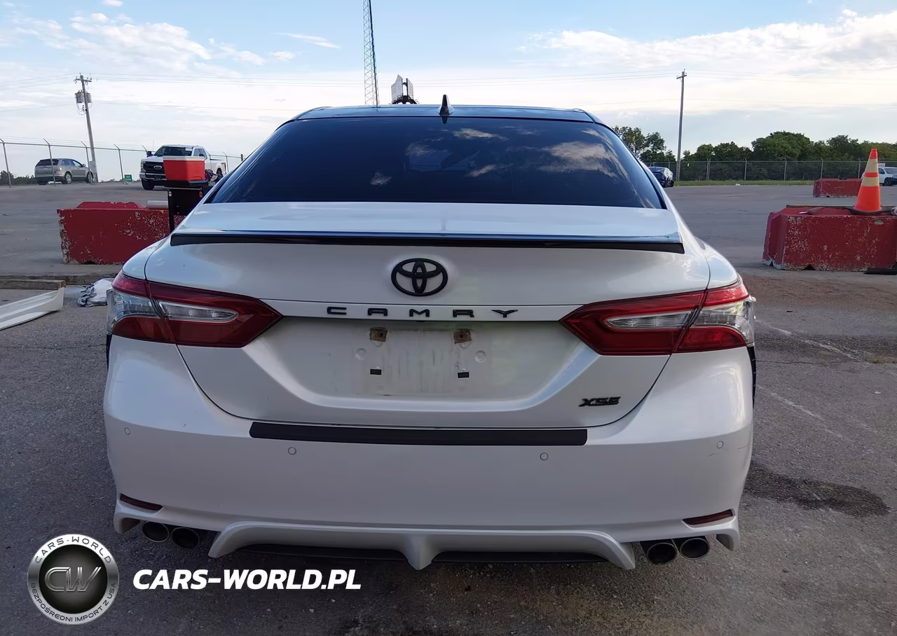 2018 Toyota Camry Xse V6 VIN:4T1BZ1HK6JU010743 - 17