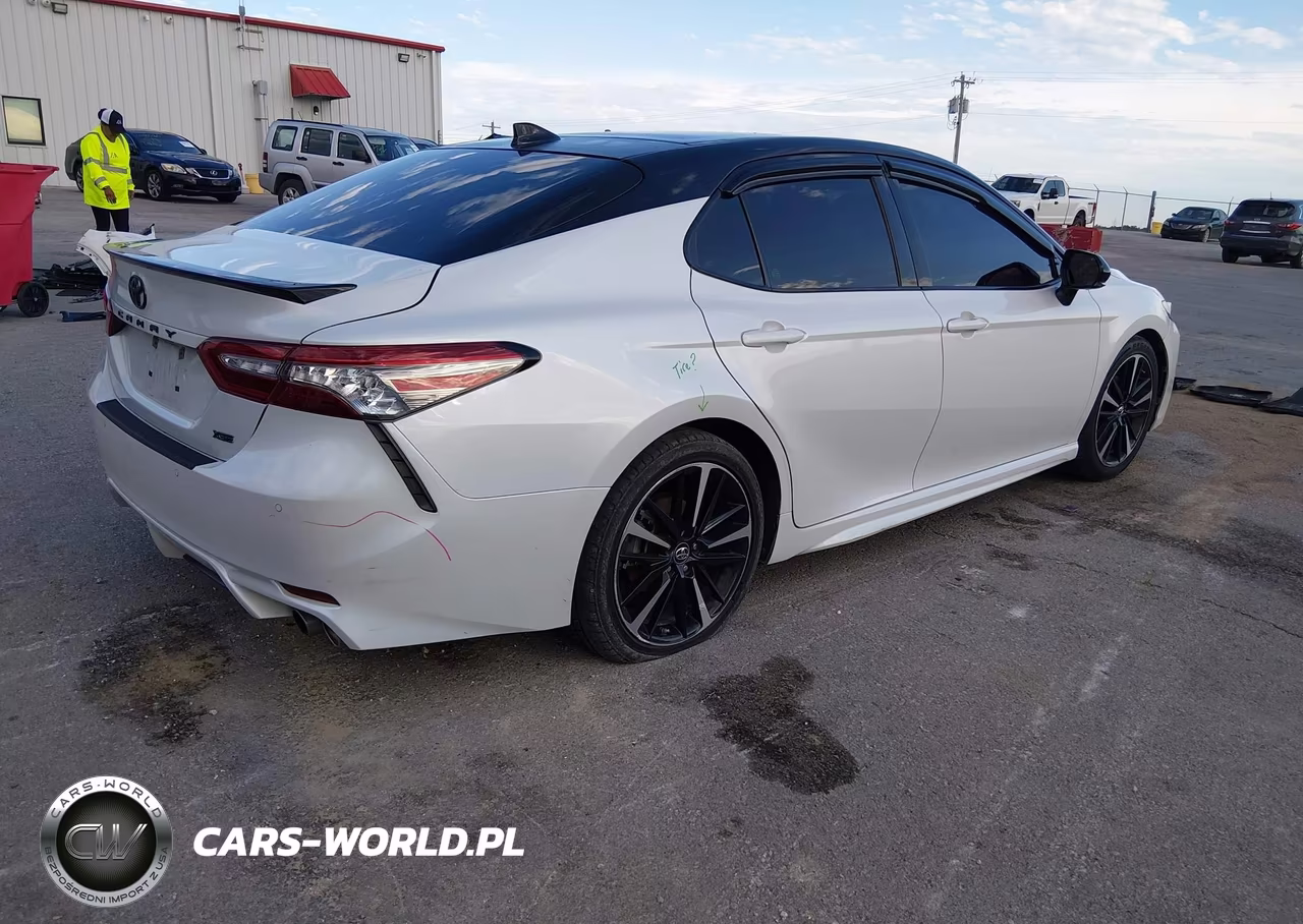 2018 Toyota Camry Xse V6 VIN:4T1BZ1HK6JU010743 - 4