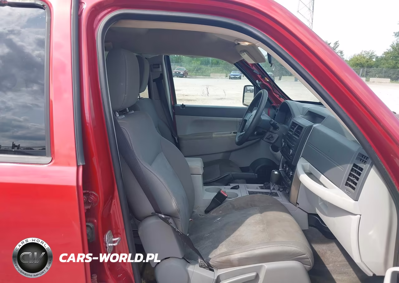 2008 Jeep Liberty Sport VIN:1J8GN28K38W255471 - 5