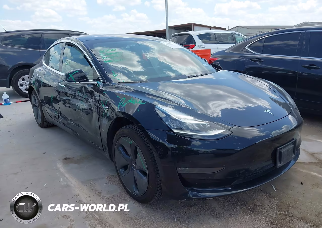 2018 Tesla Model 3 Long Range-Mid Range – zdjęcie 1 z 16