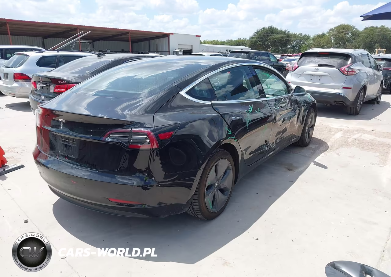 2018 Tesla Model 3 Long Range-Mid Range VIN:5YJ3E1EA0JF028339 - 4