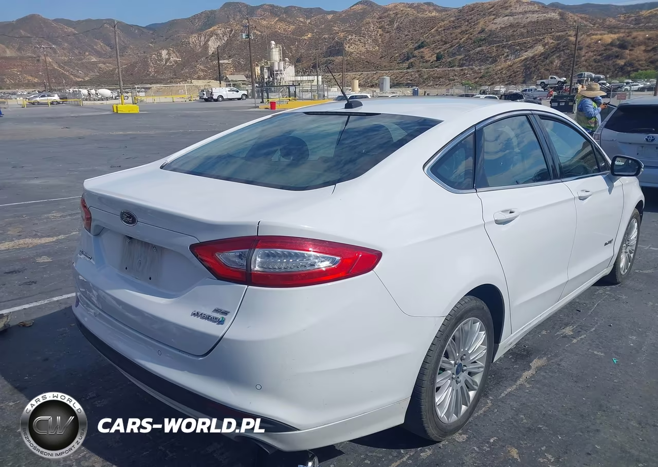2013 Ford Fusion Hybrid Se VIN:3FA6P0LU7DR235432 - 4