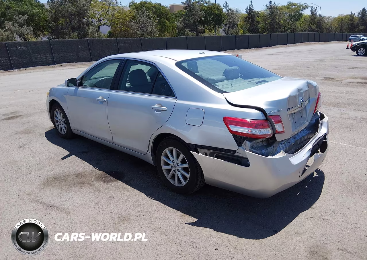 2010 Toyota Camry Xle VIN:4T4BF3EKXAR075111 - 3