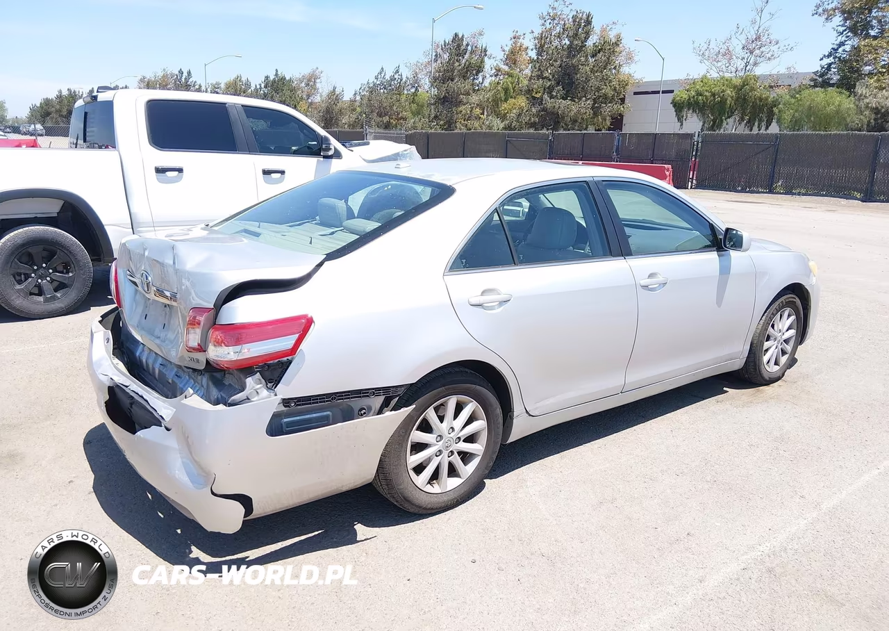 2010 Toyota Camry Xle VIN:4T4BF3EKXAR075111 - 4