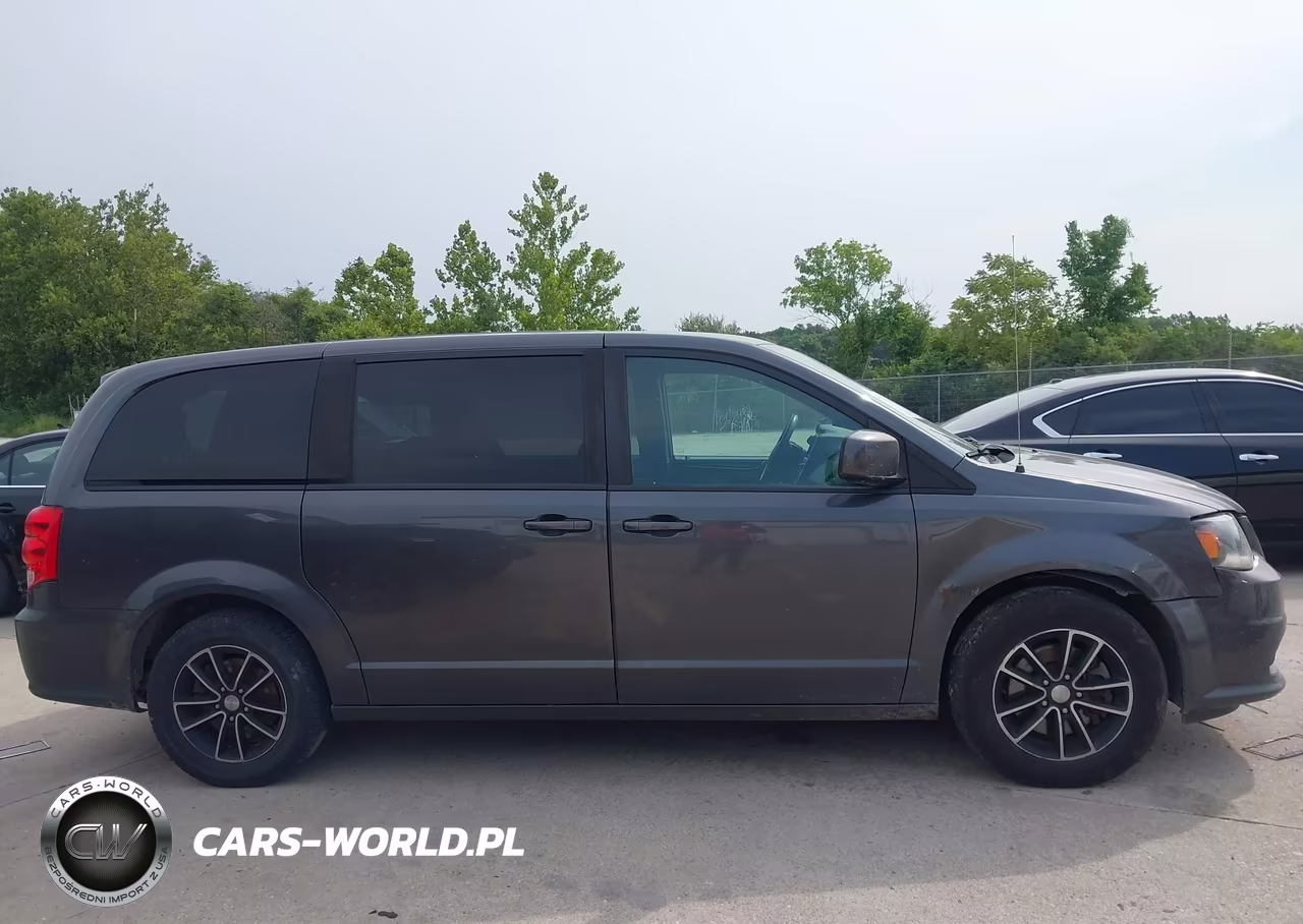 2018 Dodge Grand Caravan Se Plus VIN:2C4RDGBG3JR329619 - 13