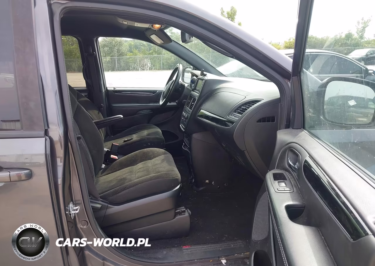 2018 Dodge Grand Caravan Se Plus VIN:2C4RDGBG3JR329619 - 5