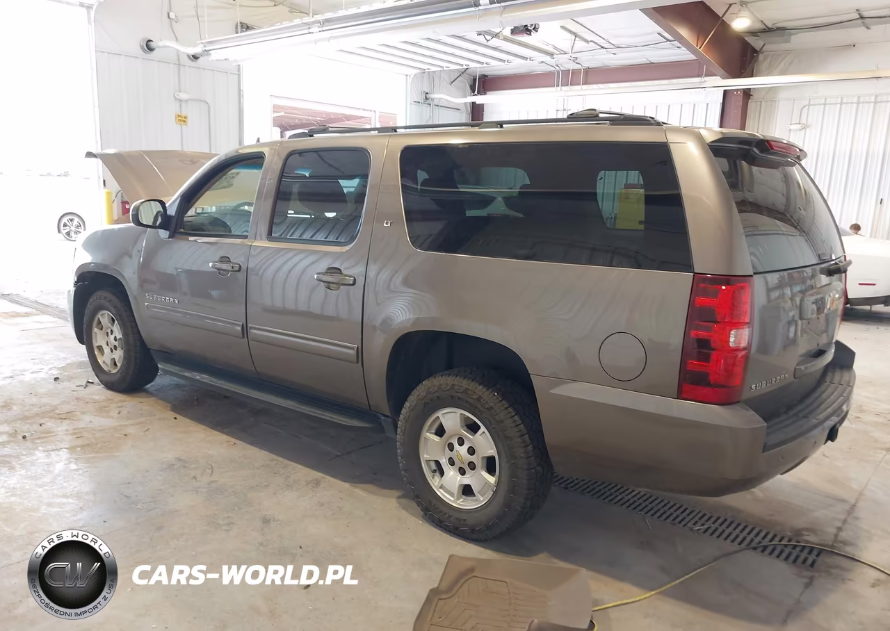 2013 Chevrolet Suburban Lt VIN:1GNSKJE79DR155816 - 3
