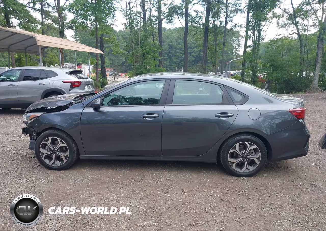 2021 Kia Forte Lxs VIN:3KPF24AD7ME271616 - 15