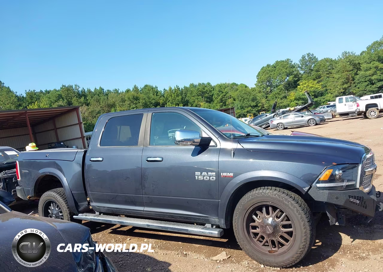 2015 Ram 1500 Laramie VIN:1C6RR6NT5FS621340 - 14