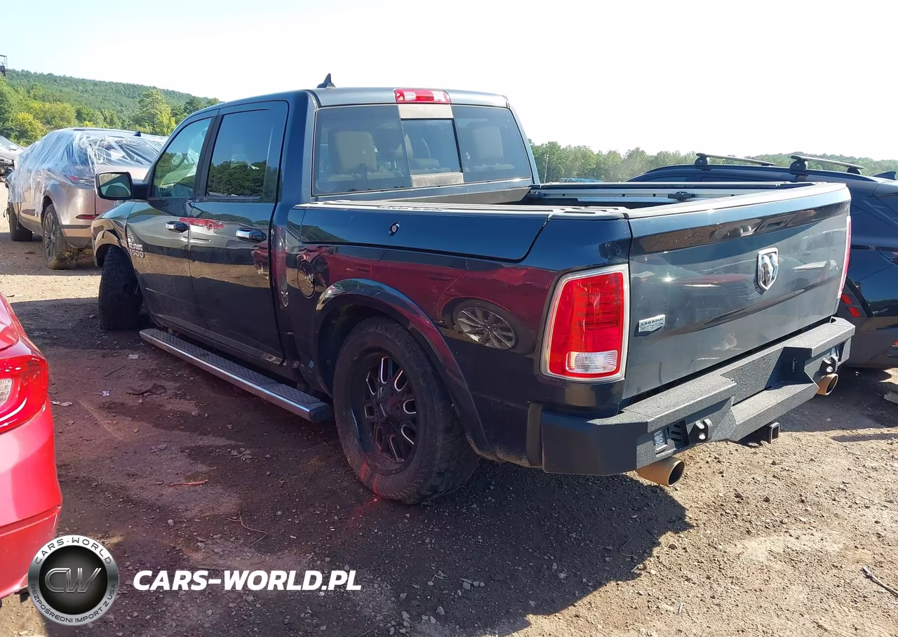 2015 Ram 1500 Laramie VIN:1C6RR6NT5FS621340 - 3