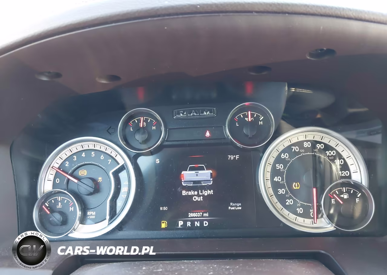 2015 Ram 1500 Laramie VIN:1C6RR6NT5FS621340 - 7