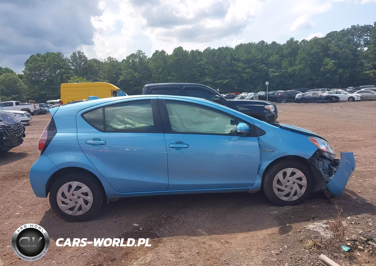 2016 Toyota Prius C One VIN:JTDKDTB39G1126254 - 13