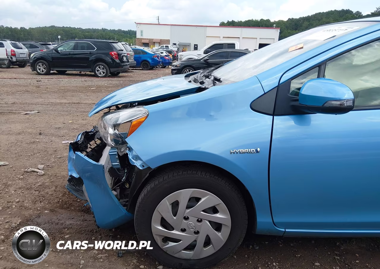 2016 Toyota Prius C One VIN:JTDKDTB39G1126254 - 19